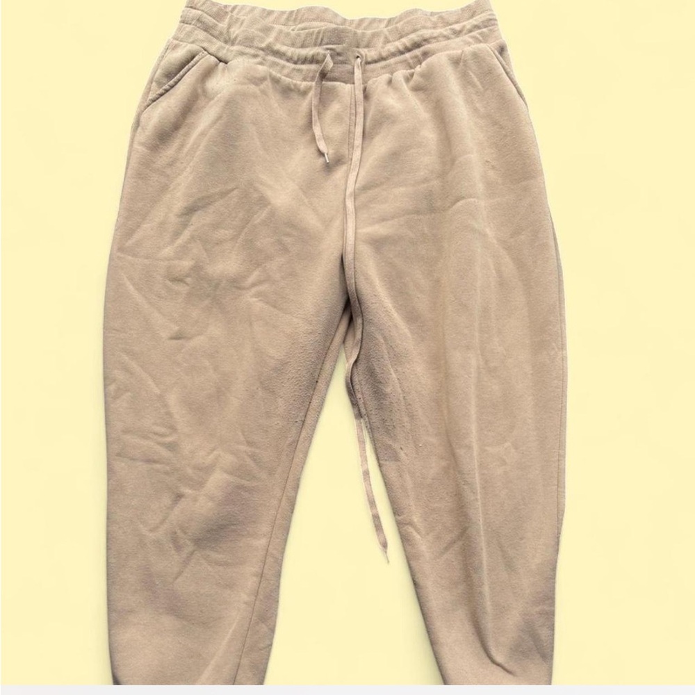 ✨ Align Collective cream
sweatpants Size 3XL✨